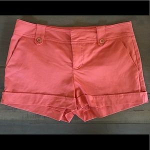 Coral short shorts